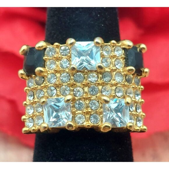 NWOT Gold Tone Crystal Covered Cocktail Fashion Ring Size 6.5 - Picture 5 of 8